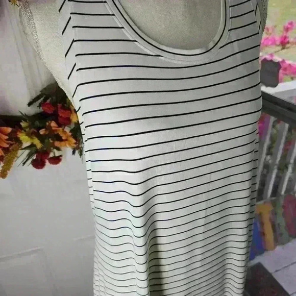 Old navy women's active wear Maxi dress white with black stripes Stretchy size L - Picture 2 of 3
